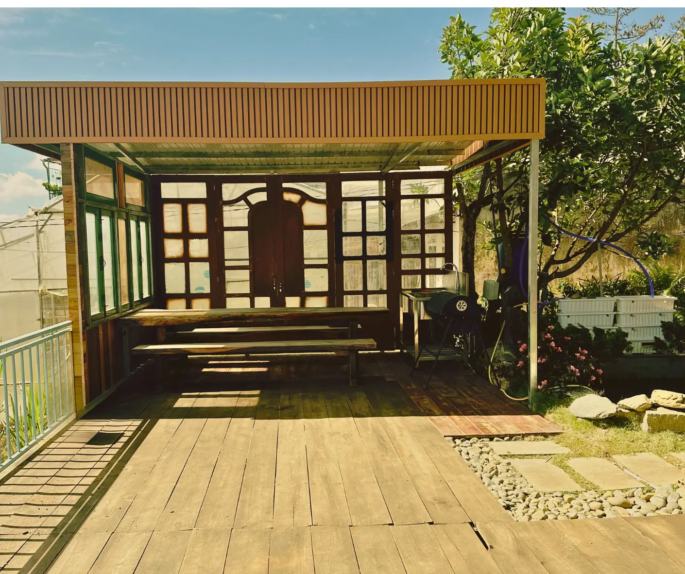 Sân vườn BBQ ngoài trời tại Mệ Liệu's House homestay nguyên căn Đà Lạt