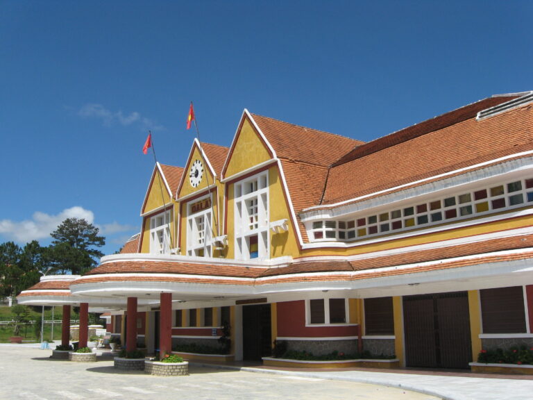 Ga Đà Lạt — kiến trúc Pháp cổ điển